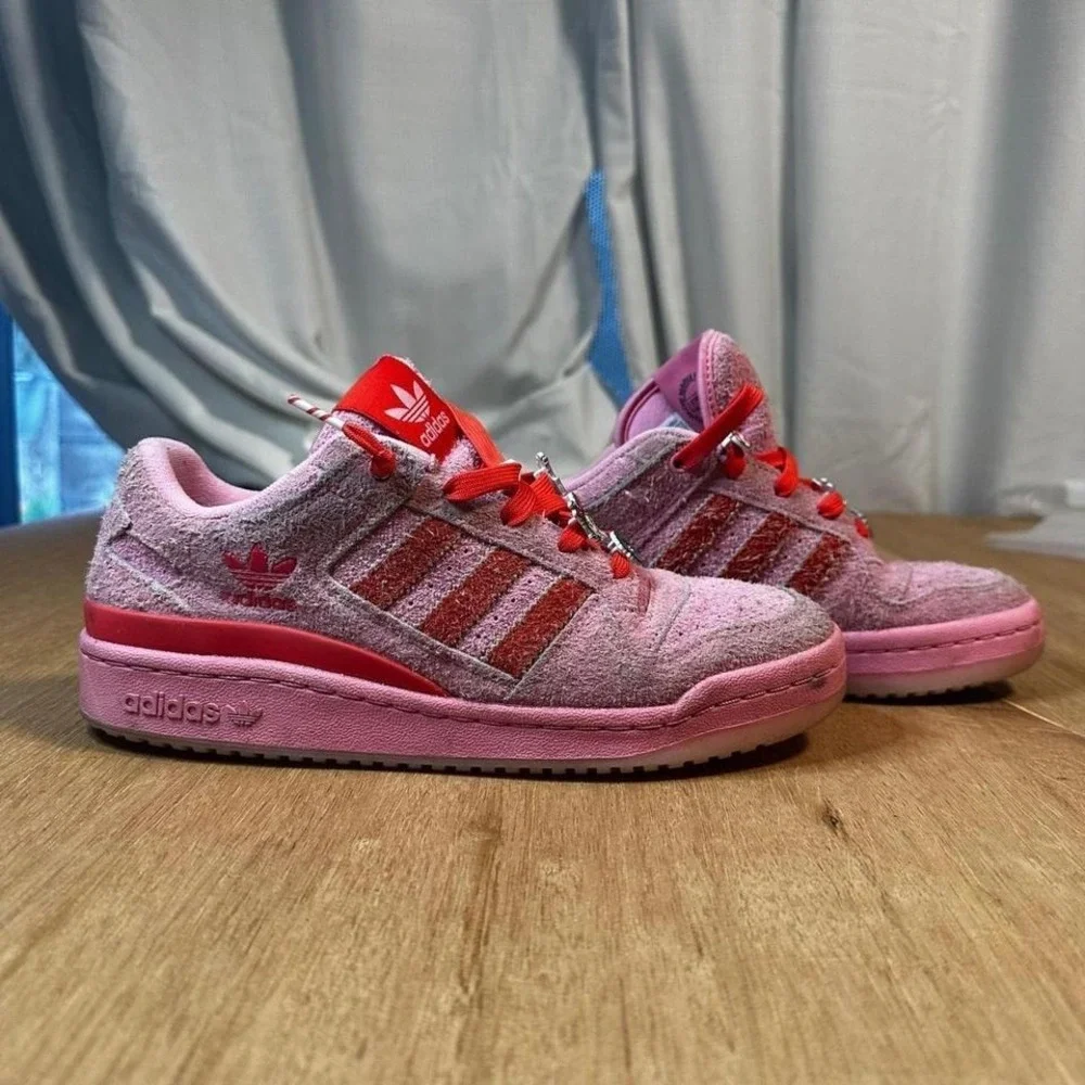 Adidas Forum Low The Grinch Pink Fuzzy Red Stripes Women's Size 8 - Picture 3 of 8